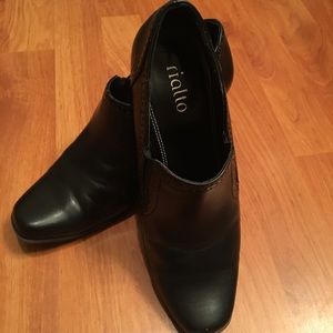 Dress shoes
